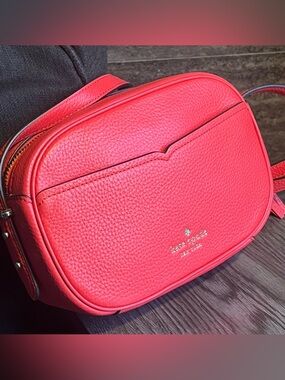 Kate Spade ‘Kourtney’ Pebbled Leather Camera Bag Crossbody in ‘Stoplight’ colour